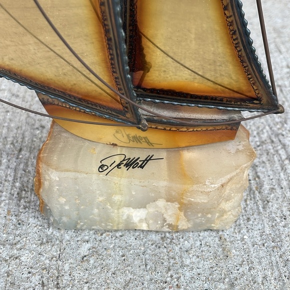 Vintage DEMOTT Brass Sailboat Rock Quartz Base Nautical Boat Statue Sculpture - Picture 2 of 6